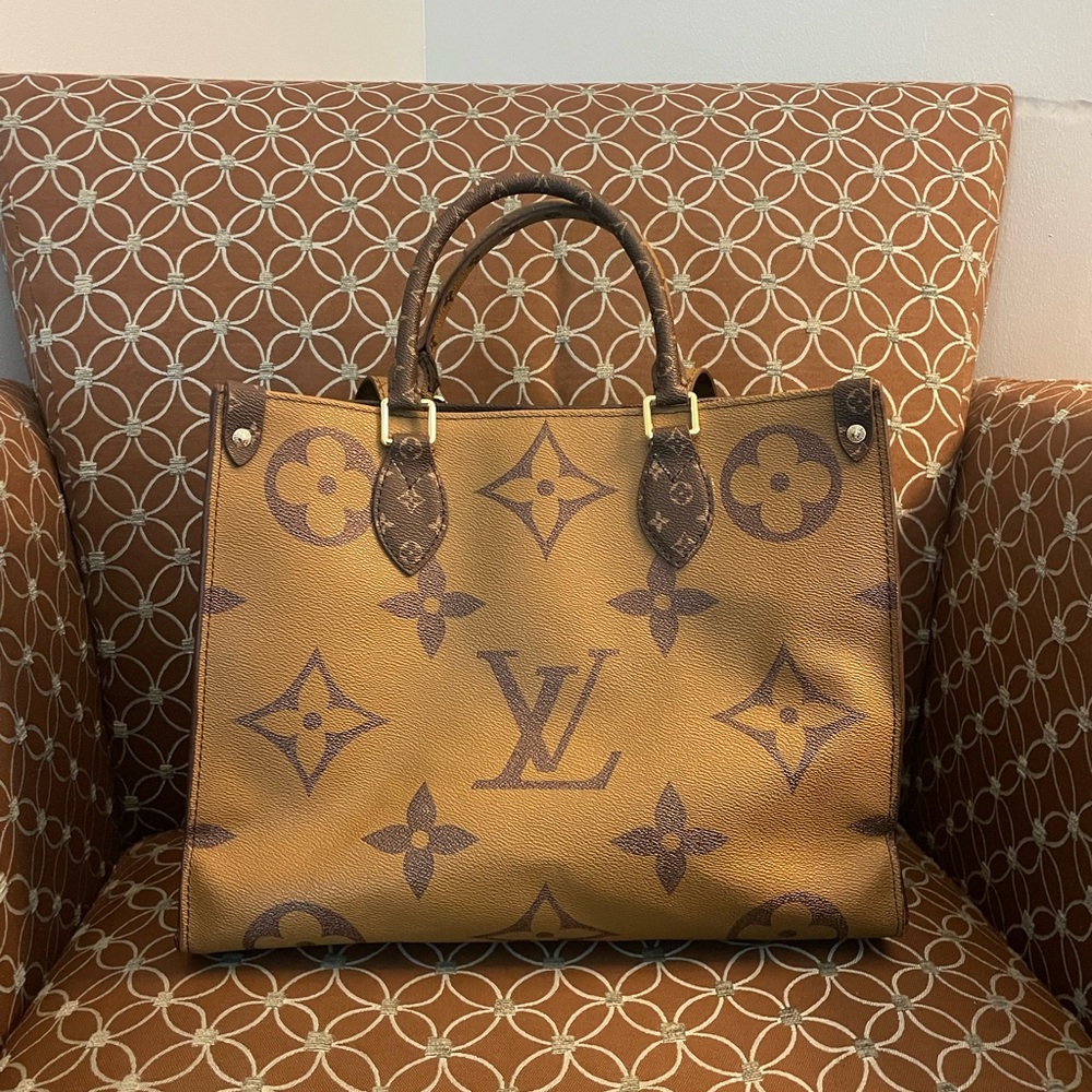 Louis Vuitton OnTheGo MM Monogram Bag